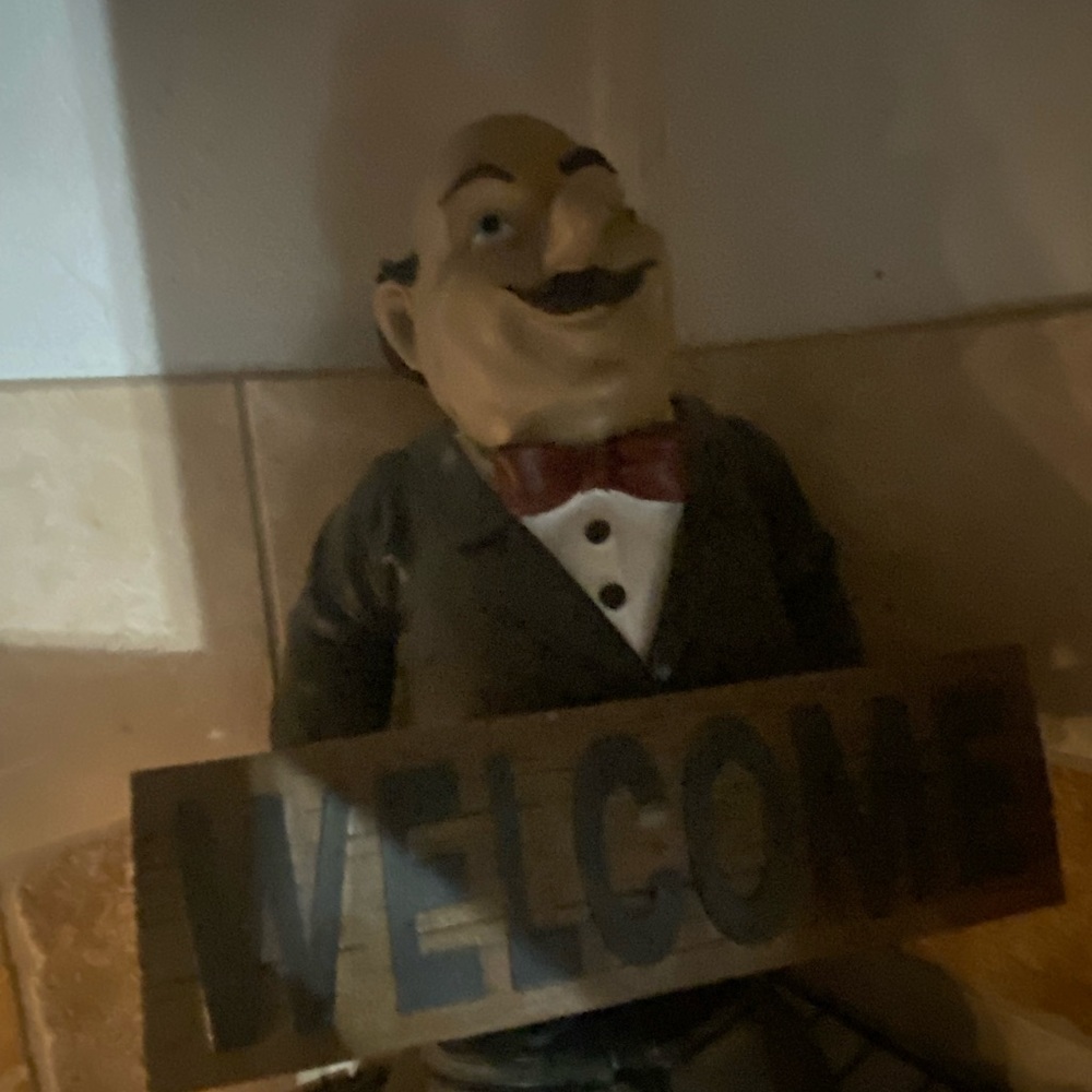 Chef kitchen Decor log